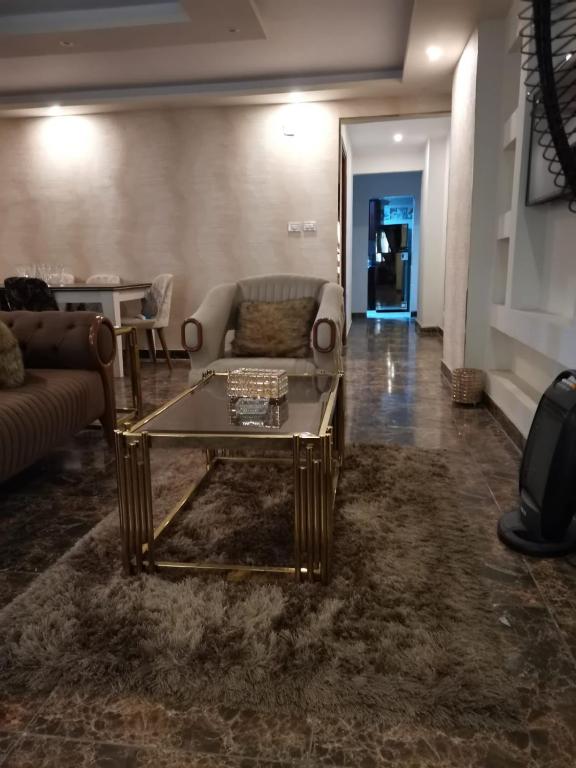 شقة فخمة فى إسكندر إبراهيم _ميامى