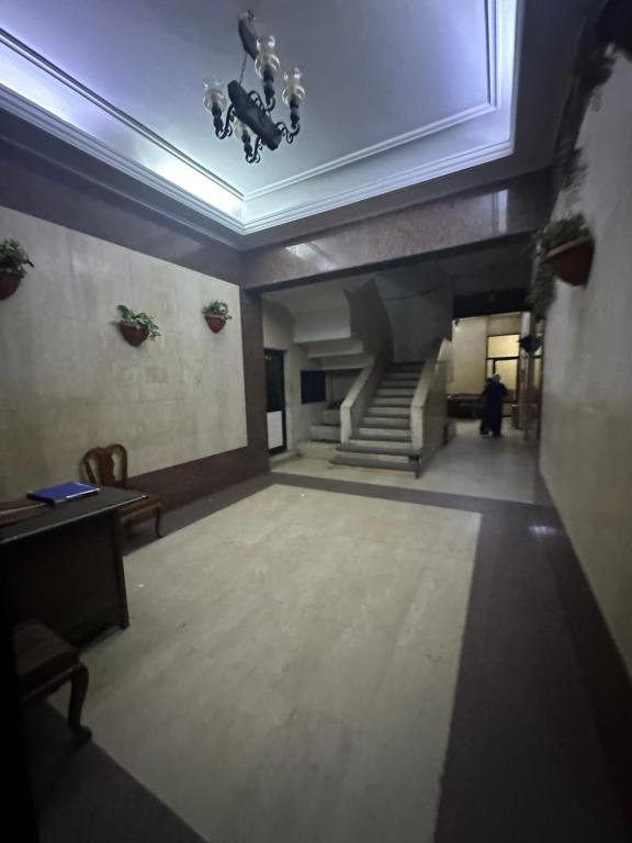 شقة فندقية بالأسكندرية – ميامي – برج البارون مقابل الشاطئ