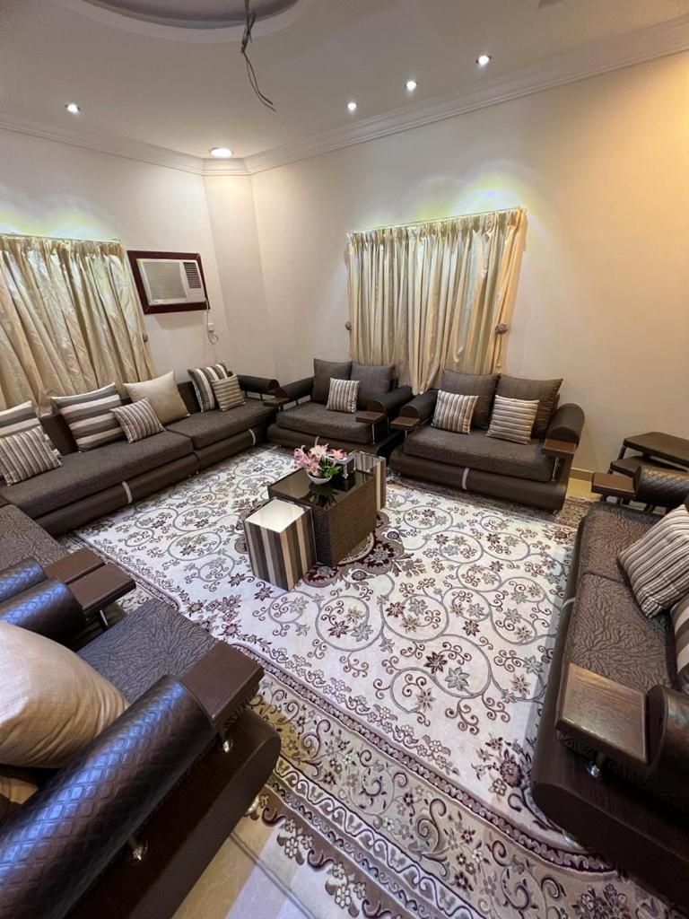 شقة خاصةً بالعائلات