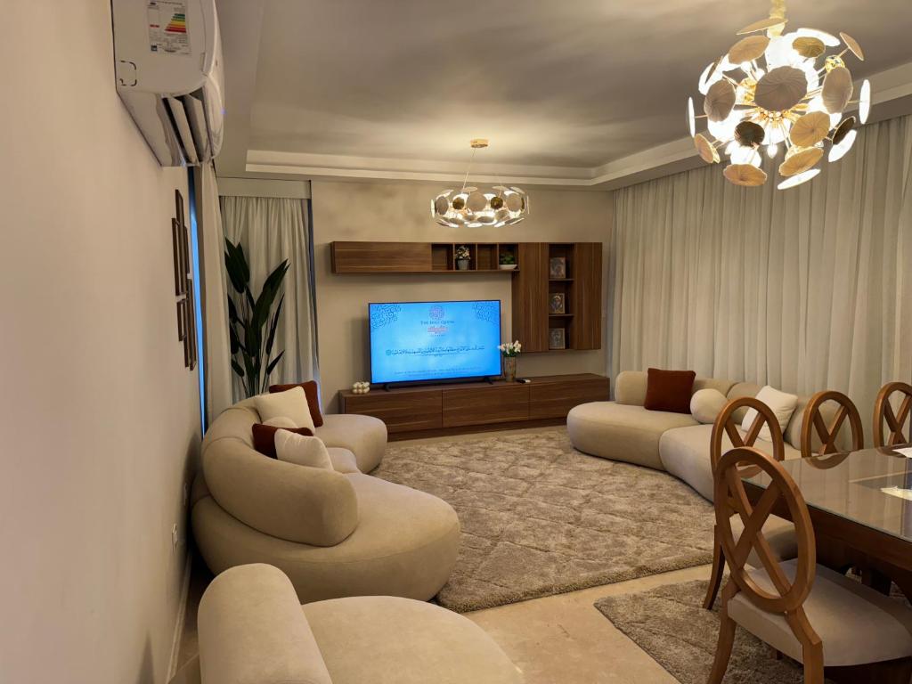 شقه فاخره Zed Tower ElSheikh Zayed