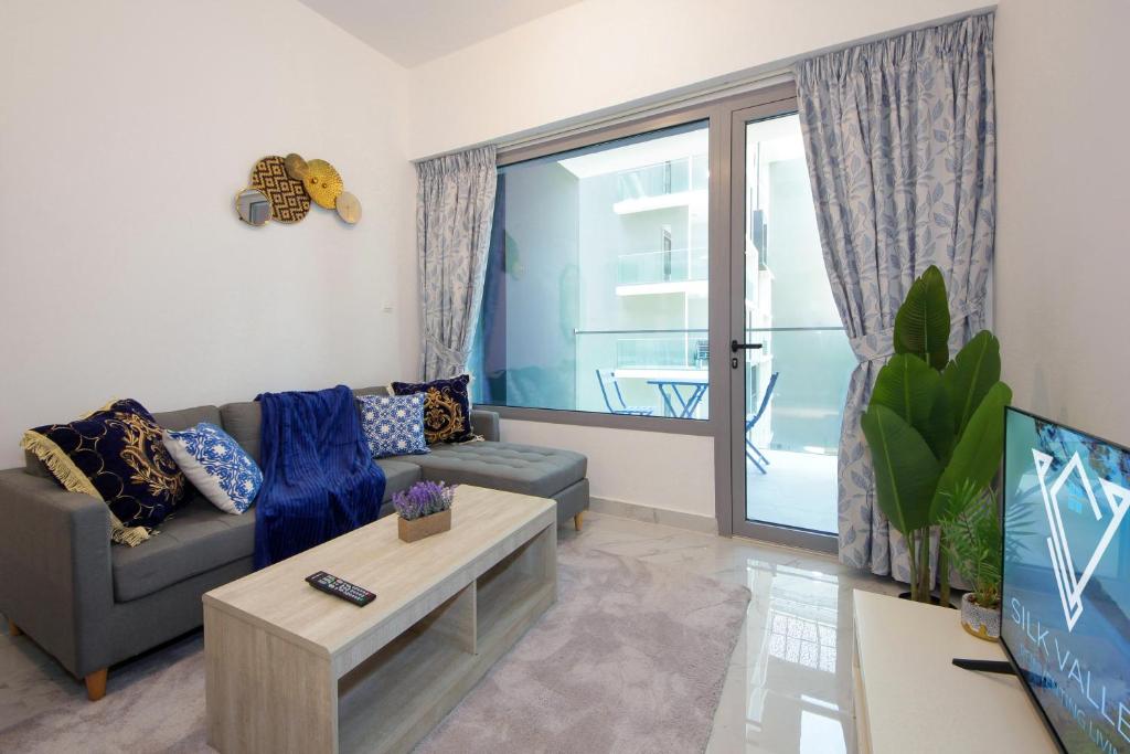 Silk Valley – Furnished Luxury 1bhk Pool & Gym