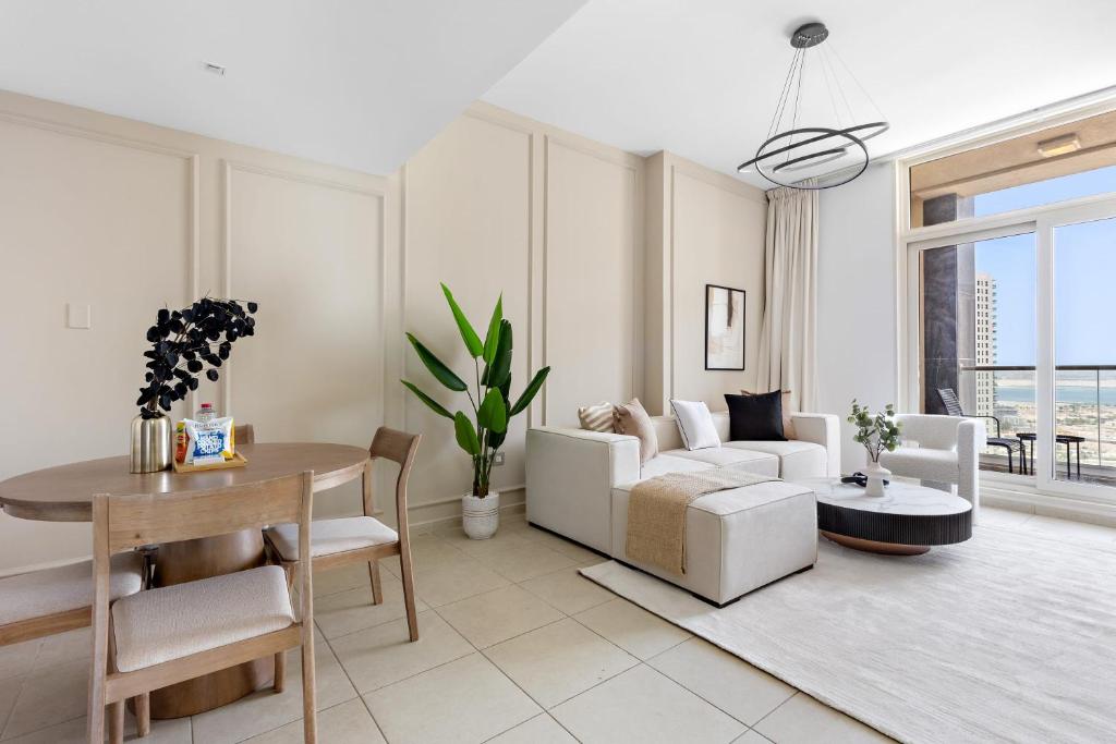 Silkhaus Chic 1BDR near Canal at Al Reem Island