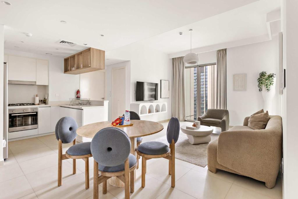 Silkhaus Deluxe 2BR in Downtown Views II