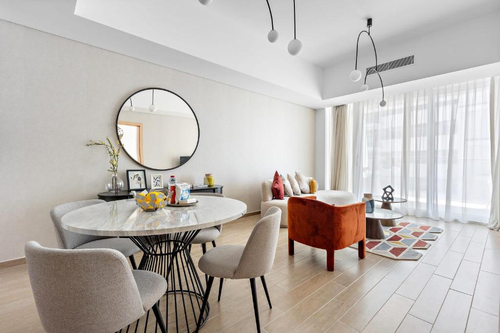 Silkhaus Luxury 1BDR Yas Island with Beach Access