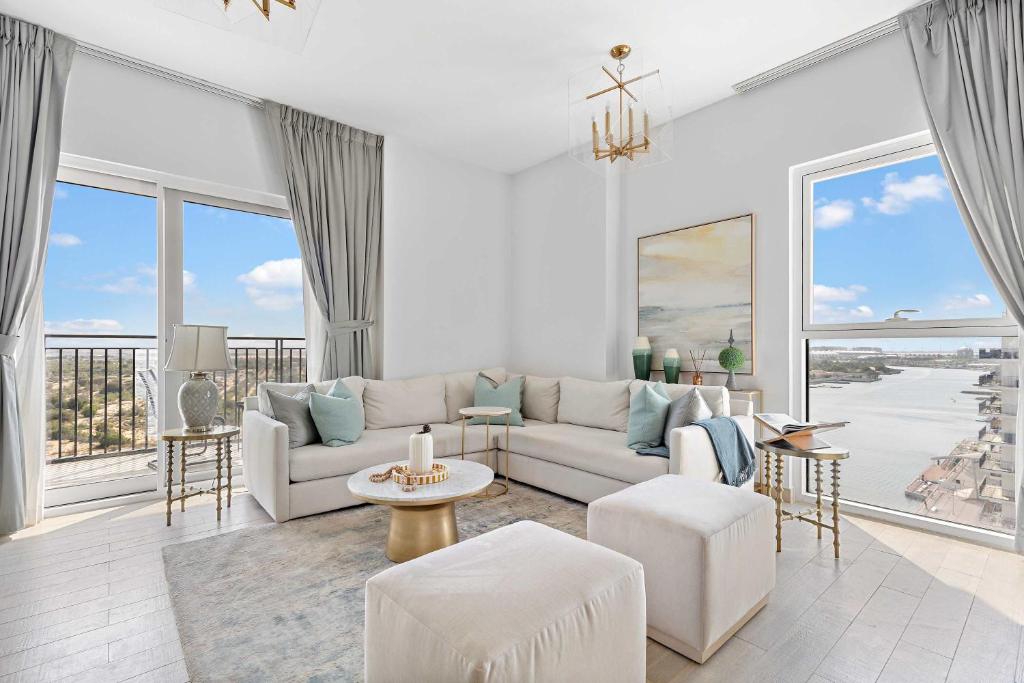Silkhaus Luxury 3BR and Maid Room in Water’s Edge