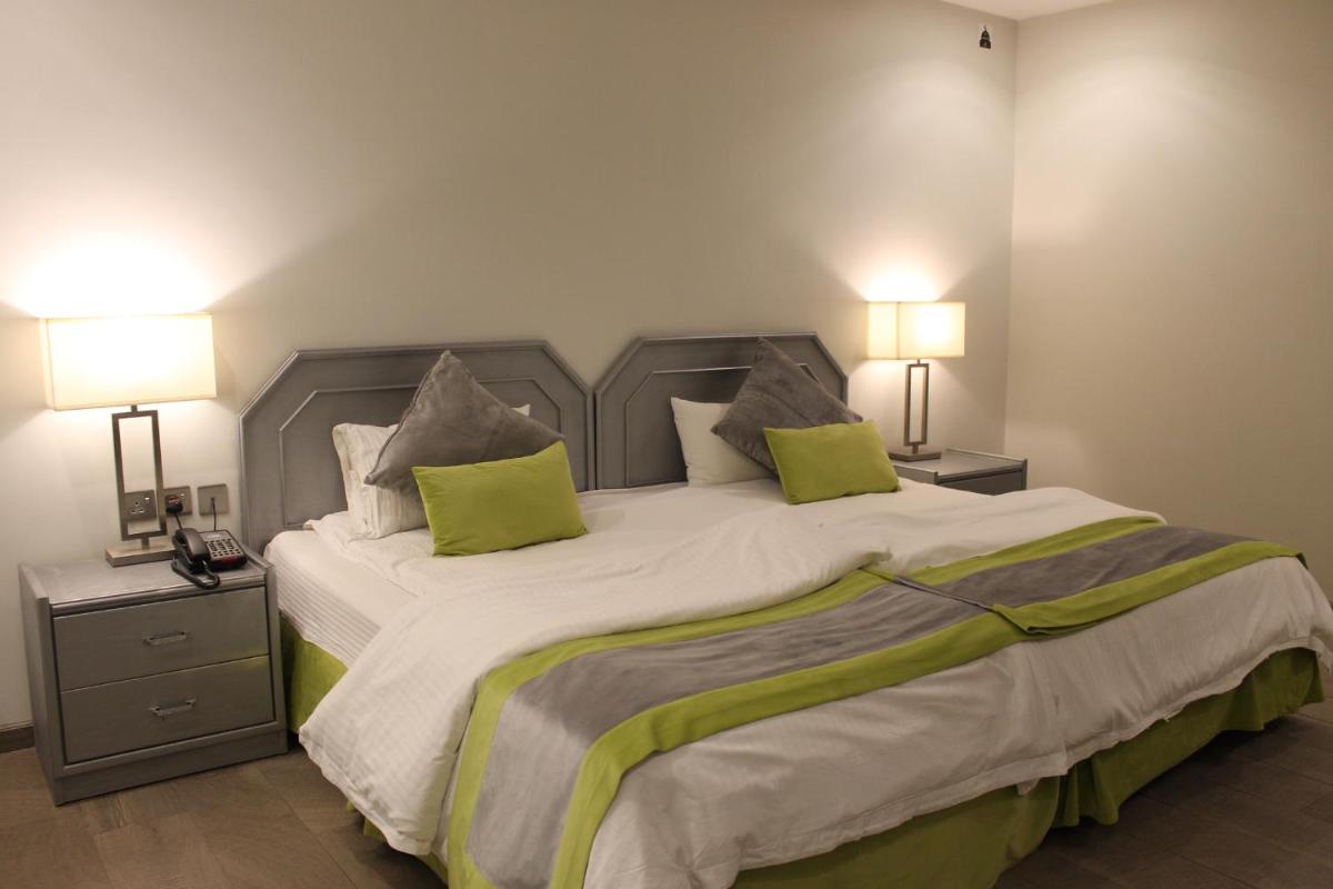 Sixty Three Hotel Suites ثلاثة وستون أجنحة فندقية