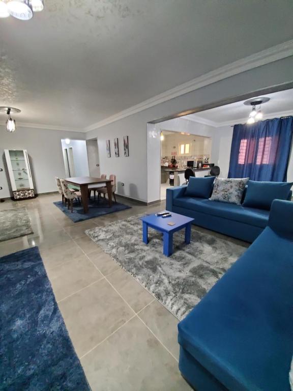 Spacious 3 bedroom apartment – FAMILIES ONLY