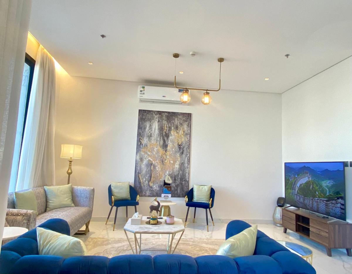 Spacious new 2 bedroom Apt-in amazing location B6