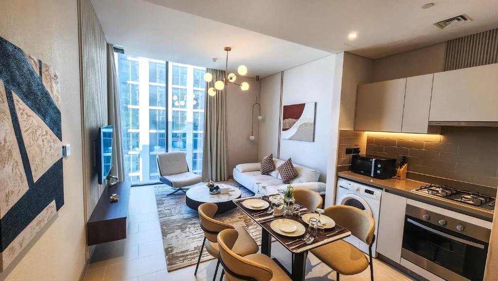 STAY BY LATINEM Luxury 1BR Holiday Home CV A2210 near Burj Khalifa