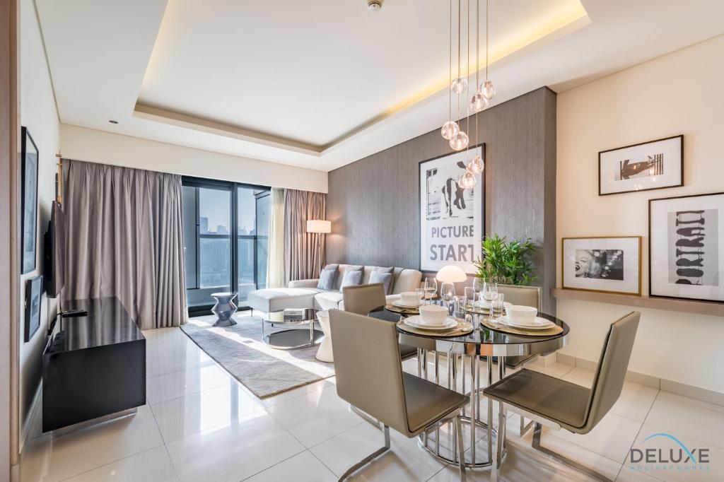 Stylish 1BR in Damac Towers by Paramount B, Business Bay by Deluxe Holiday Homes