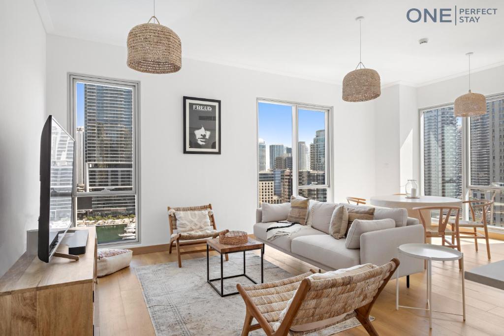 Stylish Living 2BR Apart in the Heart of Marina