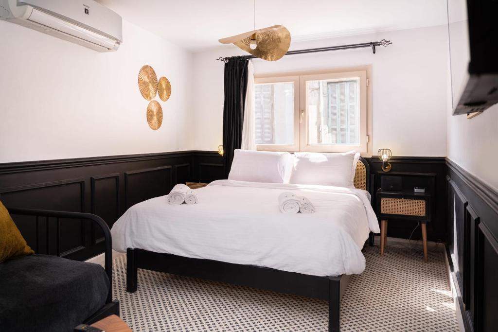 The Bold Signature 1BDR Studio Cairo's Downtown 21B
