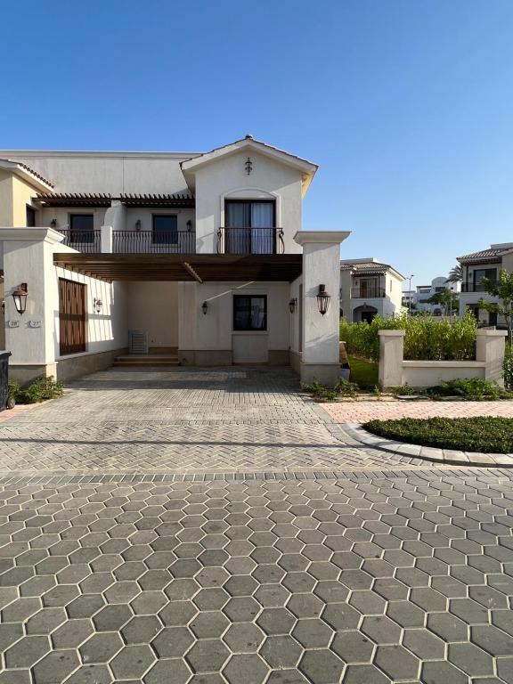 Twin House Marassi Riva 3 br lagoon view