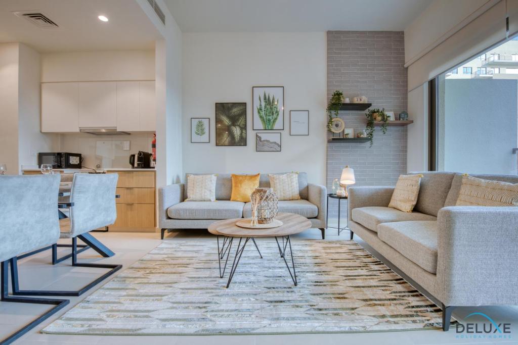 Exquisite 2BR in Golf Views, Emaar South by Deluxe Holiday Homes