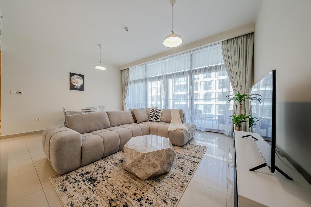 Ultra-modern 2BDR apartment in Dubai Hills I City View