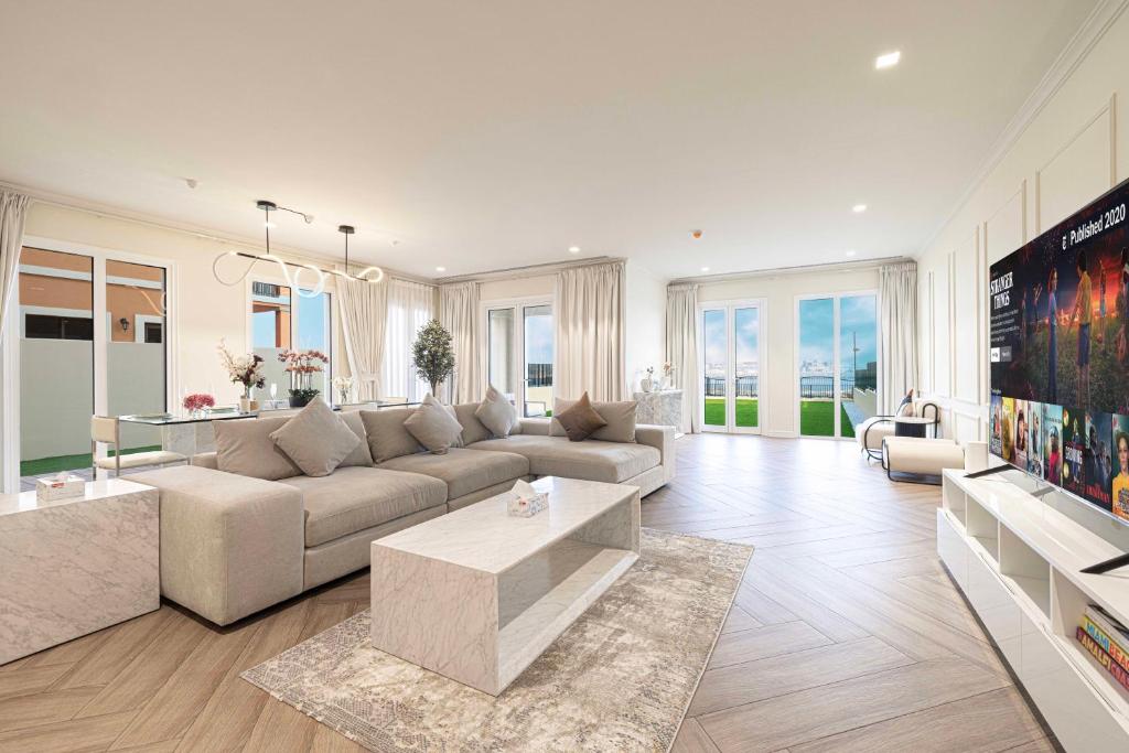 LUX Villa with Burj Khalifa View