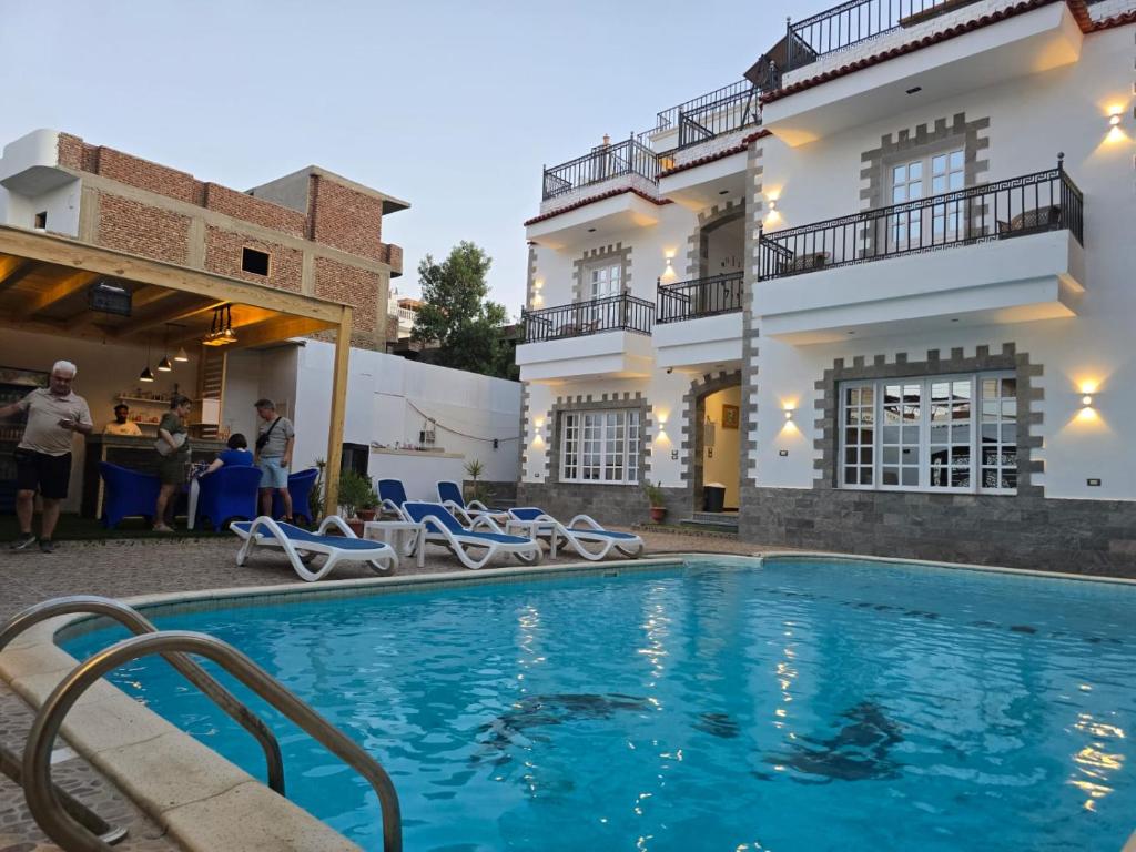 Villa golden life apartments, new property with pool access