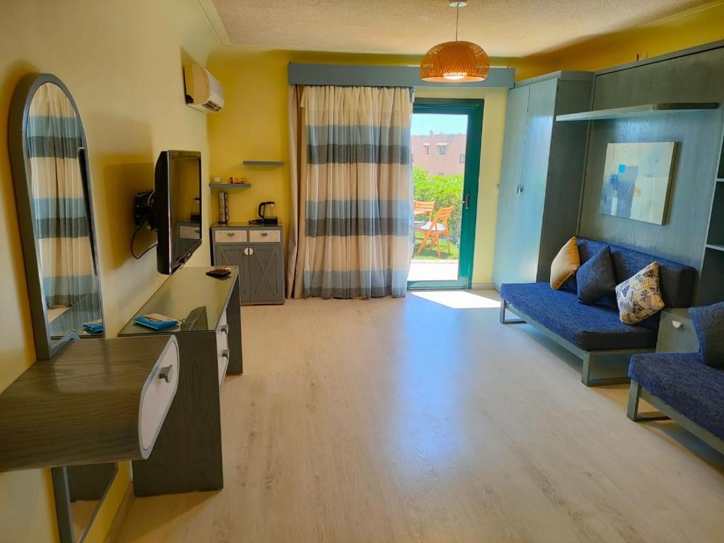 Vitamin Sea Studio – La Hacienda Ras Sudr