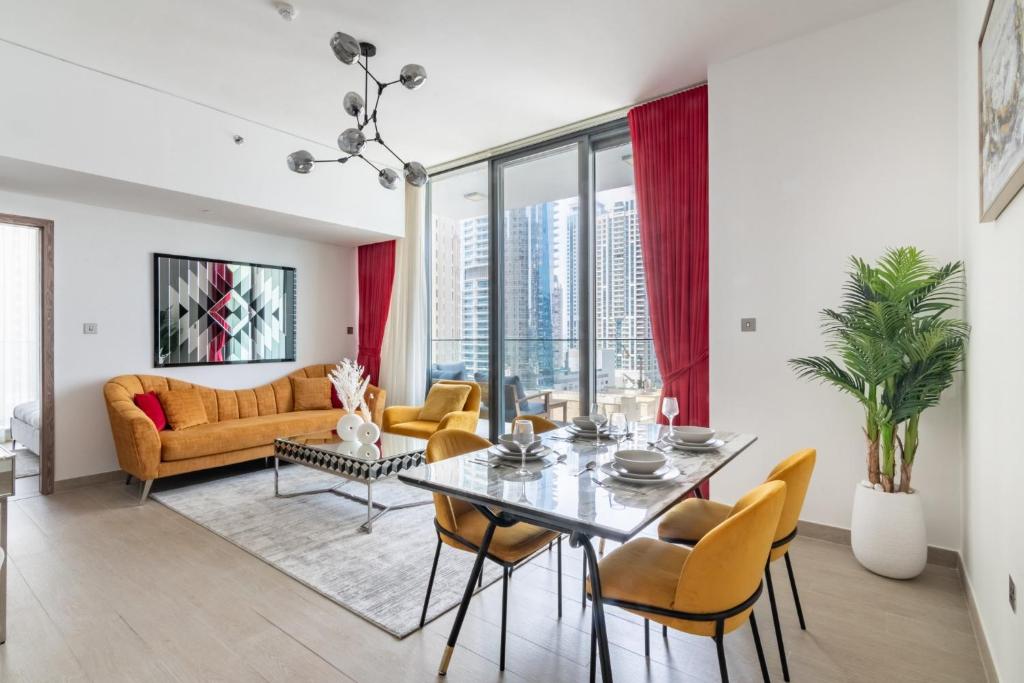 Vivid 2-bedroom Marina view