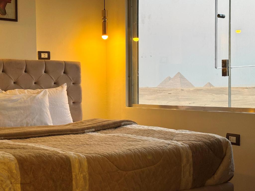 White Pyramids inn