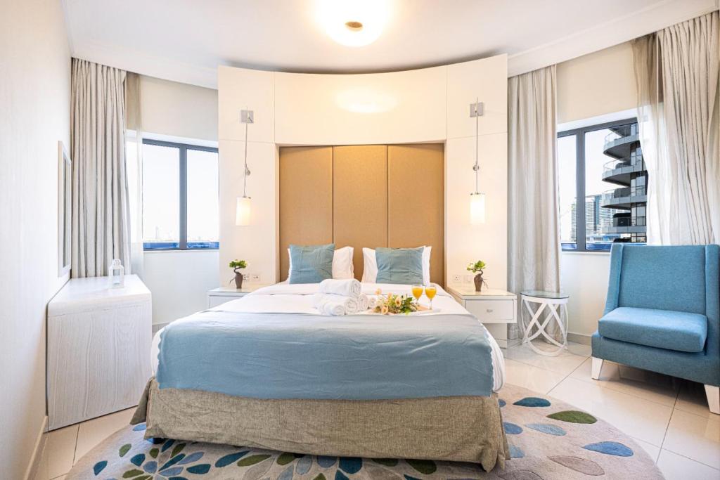 1 Minute Walk to Dubai Mall, 2 Bedroom Luxe Apartment in Elite Building with Pool and Gym
