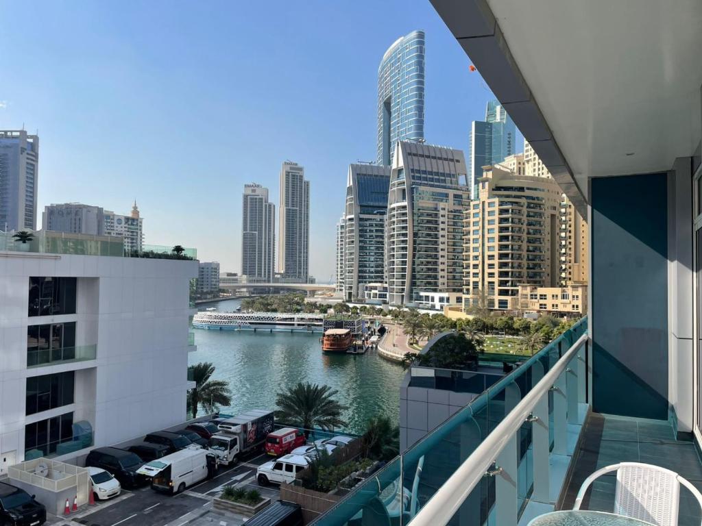 1BR Apartment with Marina View in Orra Marina - Allsopp & Allsopp