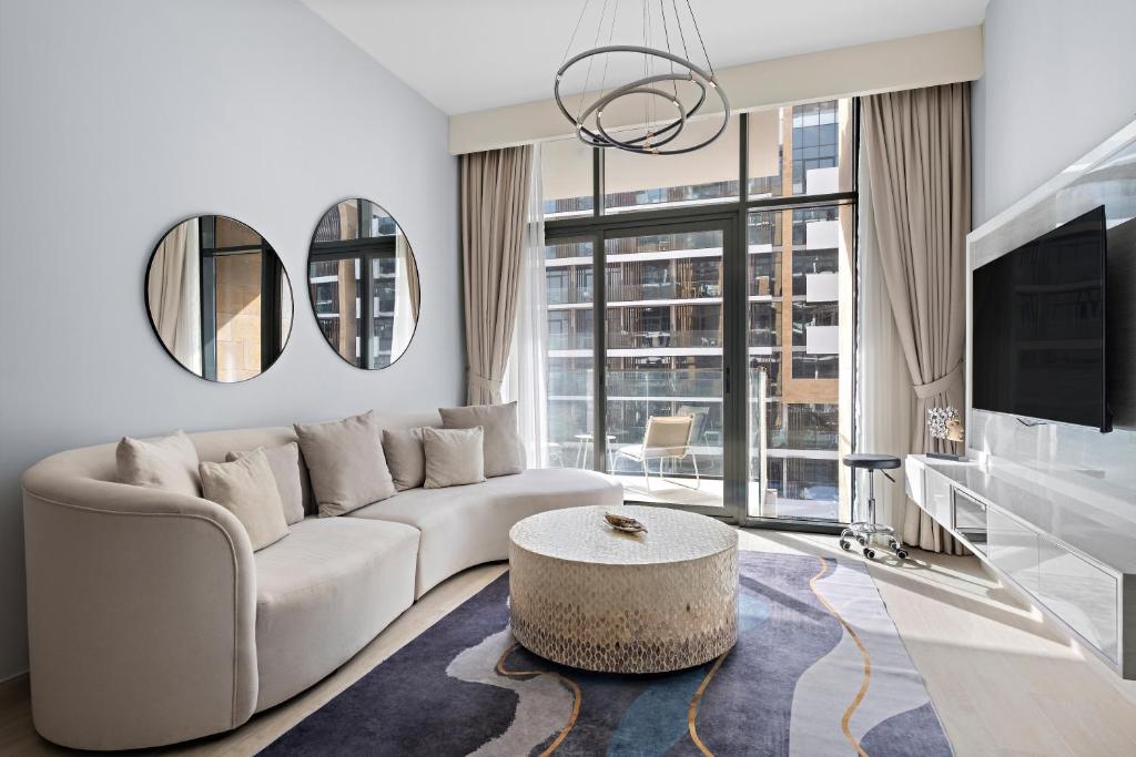 1BR Azizi Riviera B7, Pool View