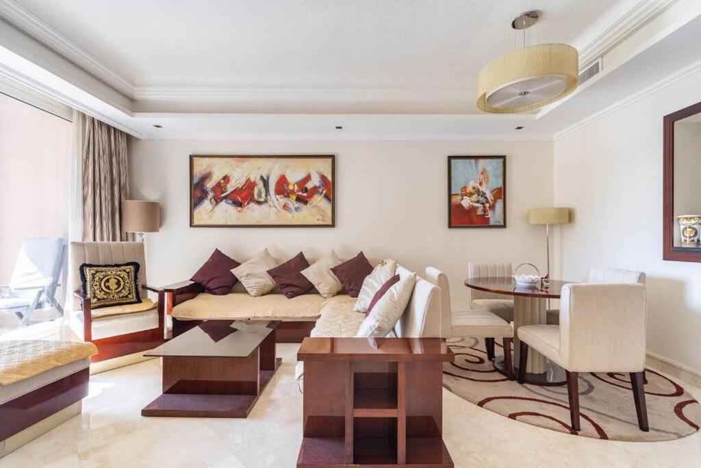Luxury 1 Bedroom with a Private Beach Taj Granduer residence at Palm