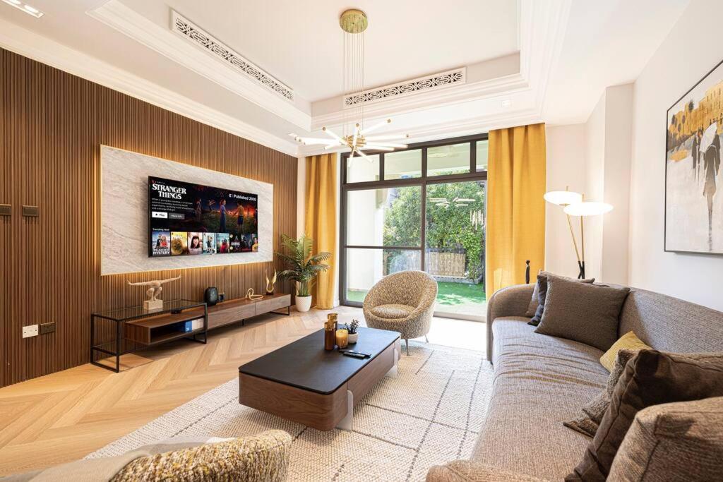 2 Bed- Family friendly, Private Jacuzzi-Dubai Mall