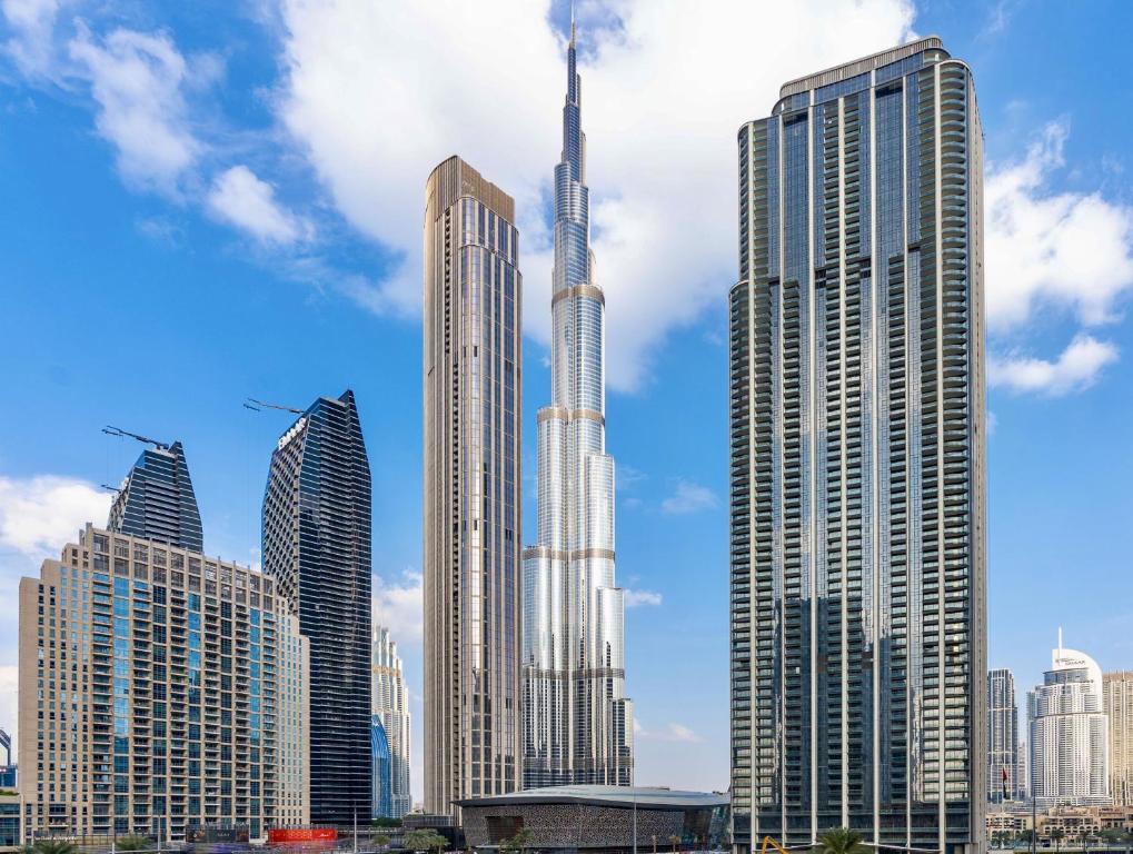 Sleeps 6 Burj Views Steps from Dubai Mall