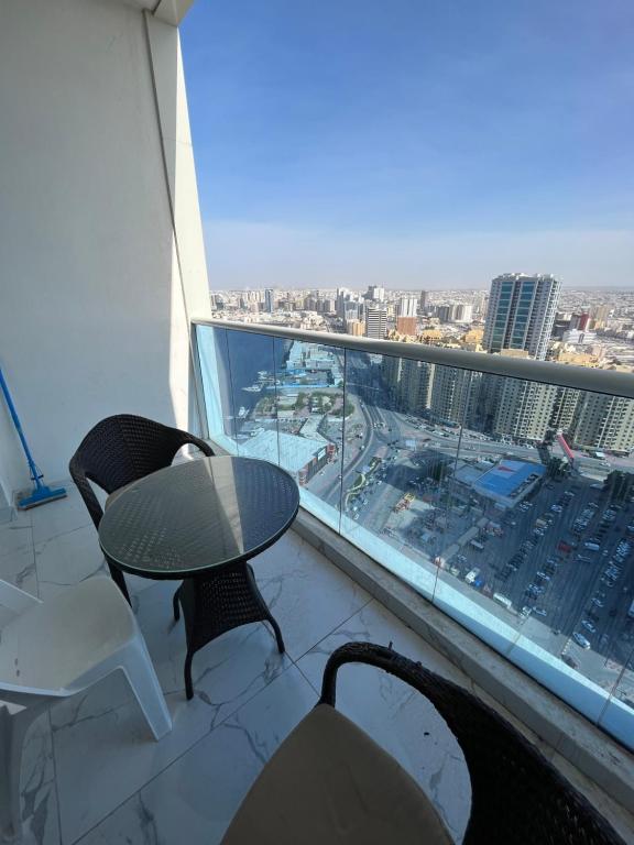 2BHK APARTMENT OASIS TOWER