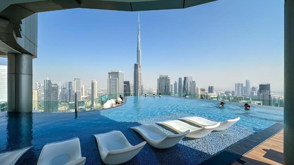 Stunning 2br With Burj Views Infinity Pool