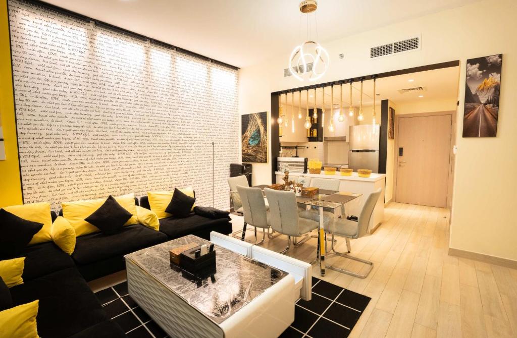 2BR Spacious Private Entrance in Yas Island 001