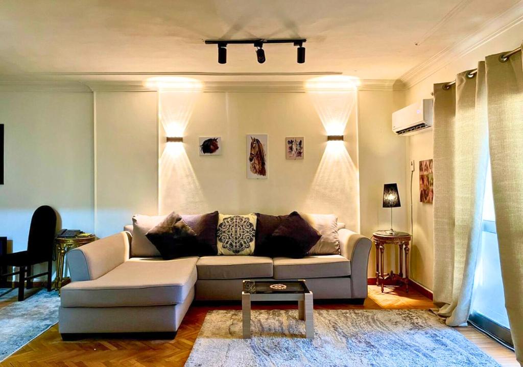 Modern 3BR Apartment - Steps from Abbas El Akkad and Citystars