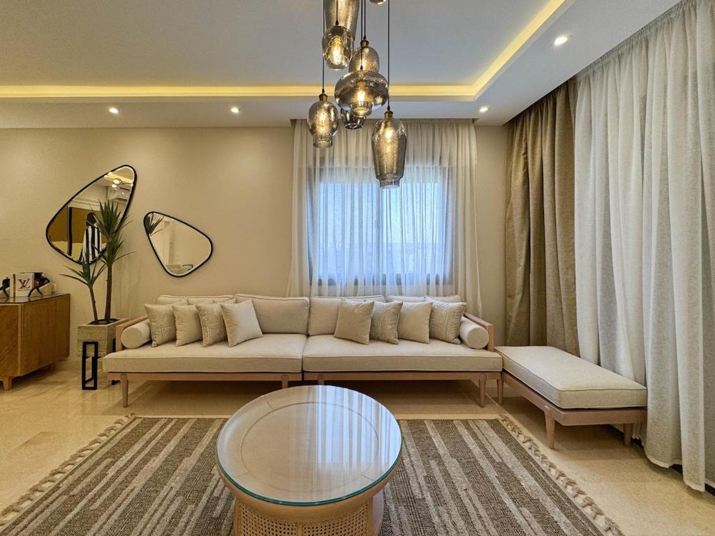 3 BR apartment in sodic villette