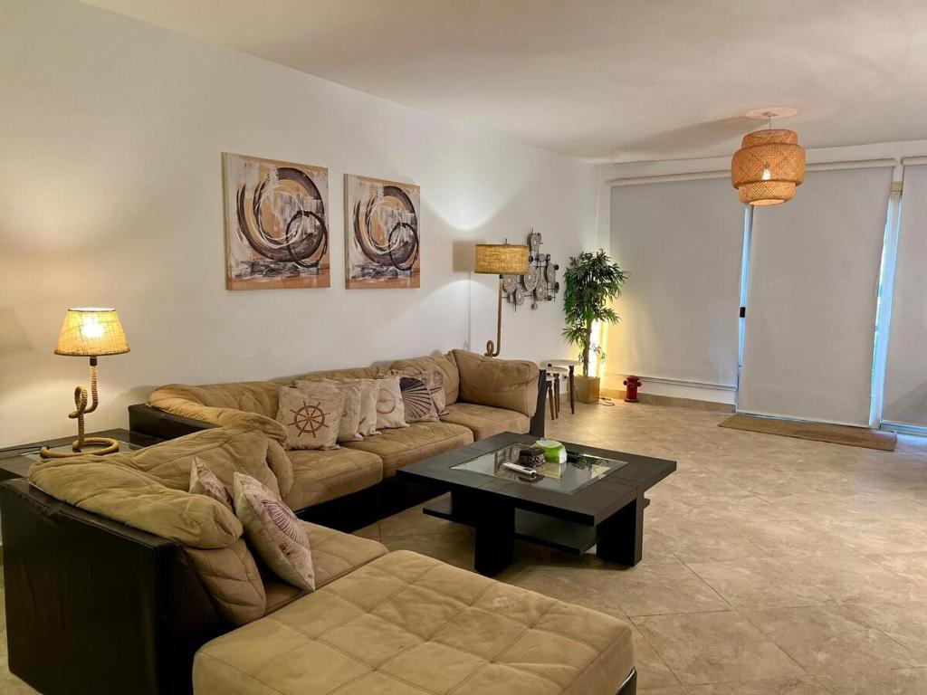 3BR Duplex with Private Rooftop in Ein Bay
