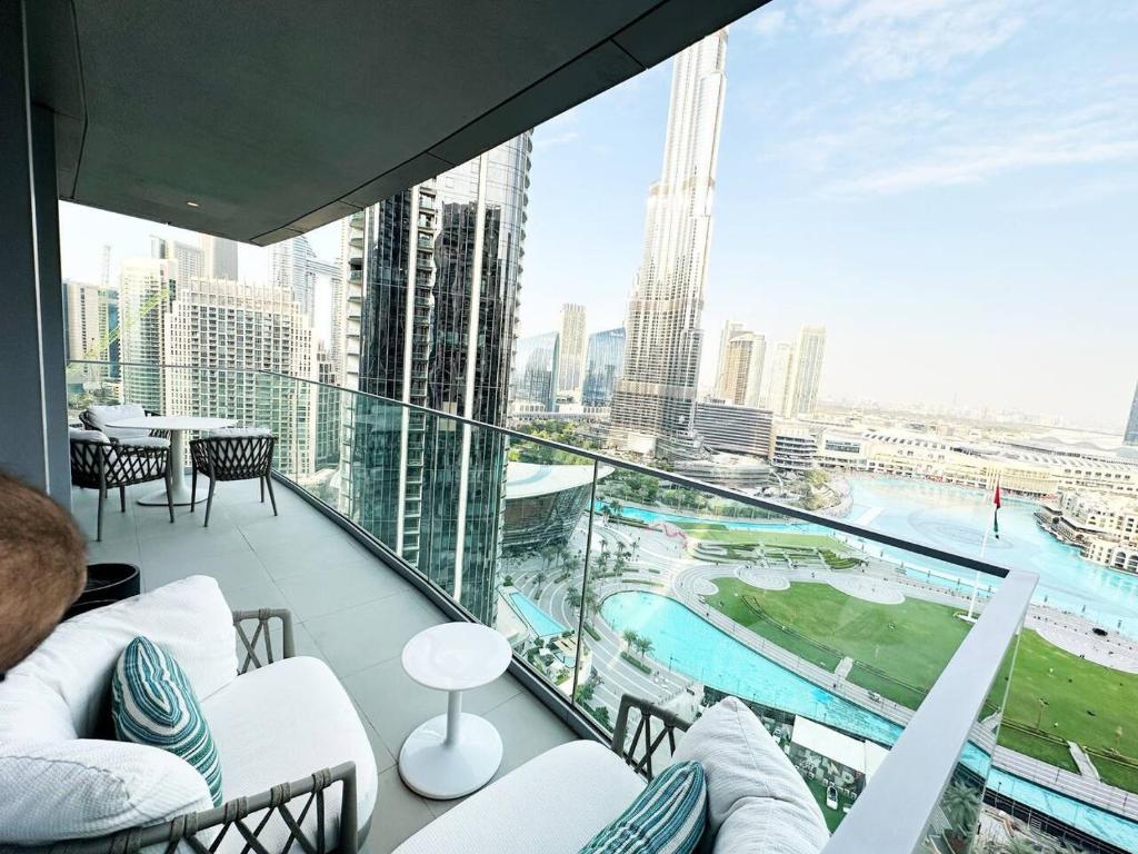 3BR with Maids Room at Opera Grand, Burj Fountain View by Vibel