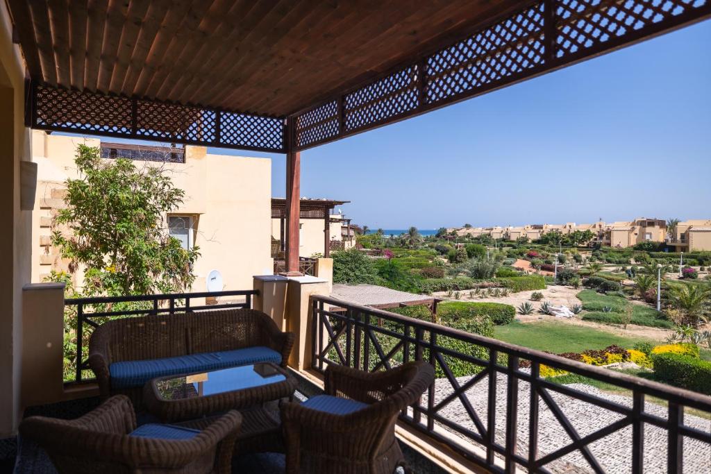 3BRS 2-min walk to beach l Seaview - Free WIFI