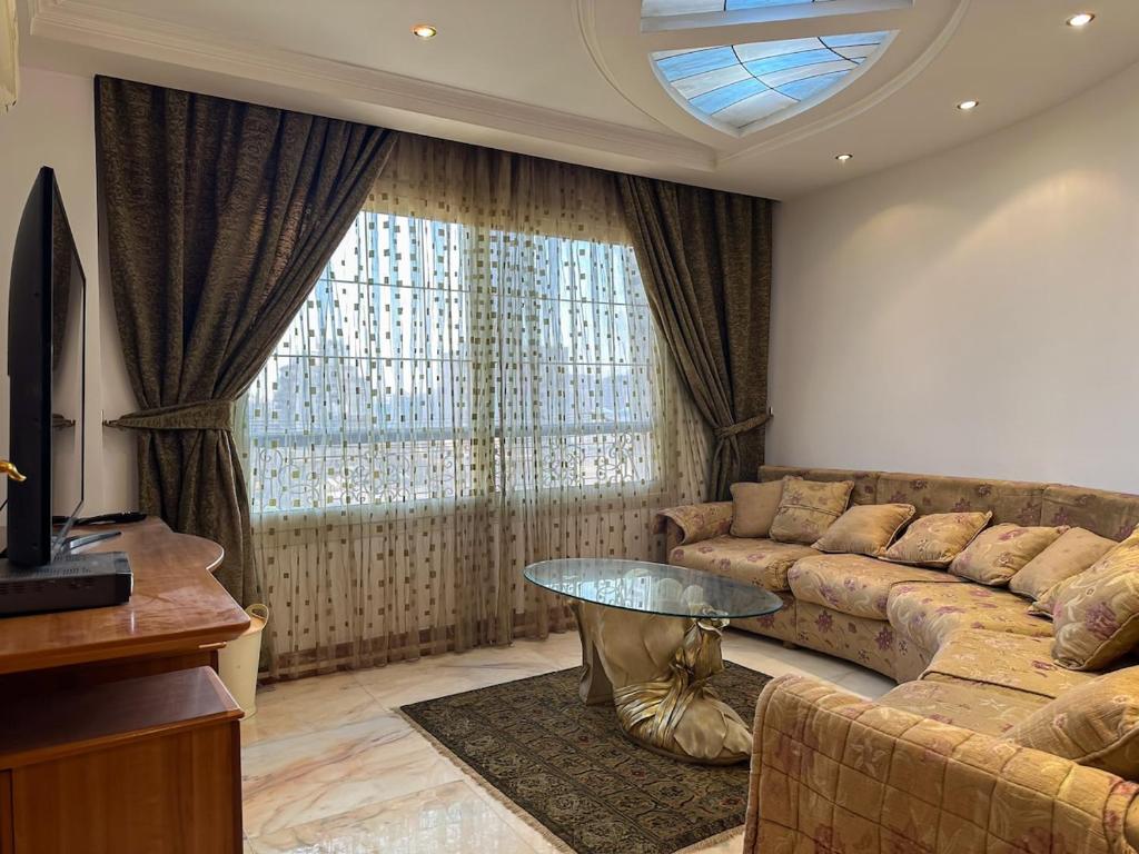 Spacious 3 Bedroom Apartment Near Airport in Prime Location