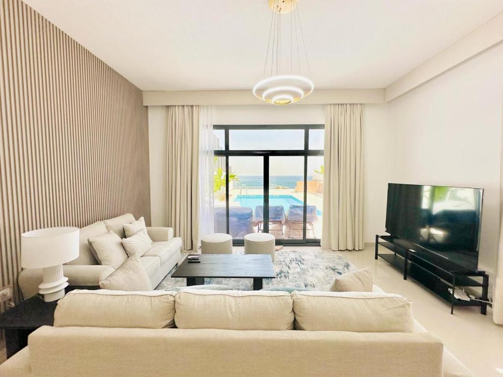 4BR Sea View Luxury Villa