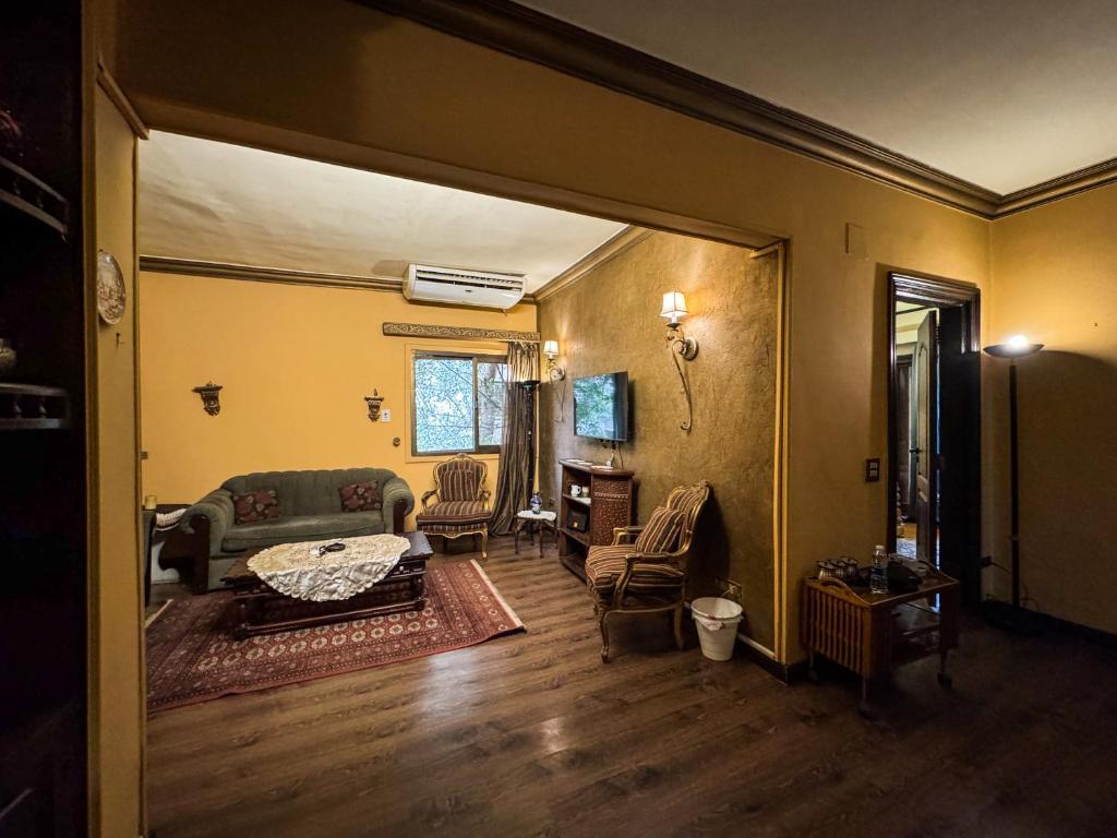Maadi 2-BR Apartment Just 5 Mins from the Nile