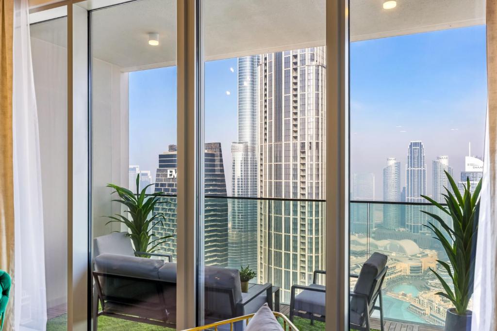 Durrani Homes - The Royal 4BR with Burj Khalifa and Fountain views