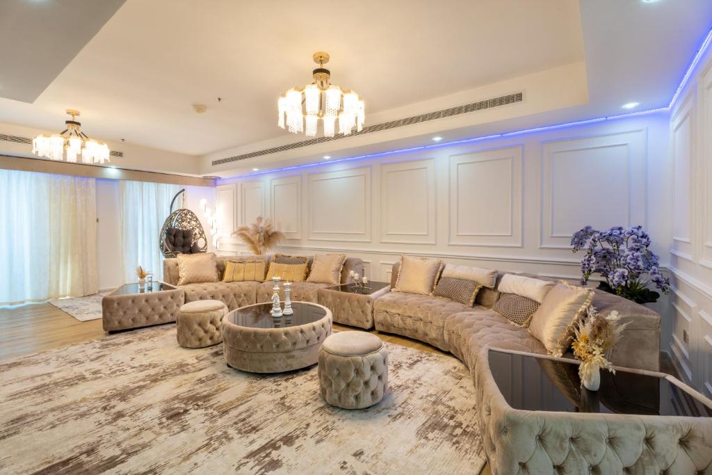 87 Floor Penthouse Full Sea View 5 BHK