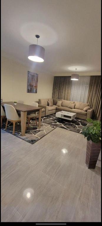 Chic 3beds - Walk to Mall