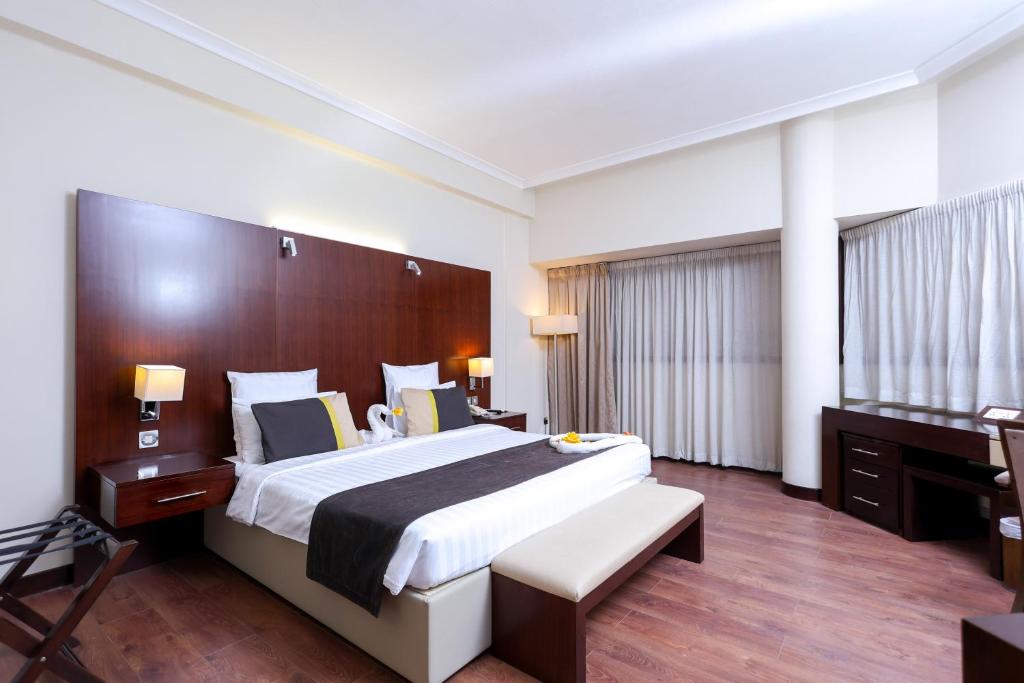Aavri Hotel