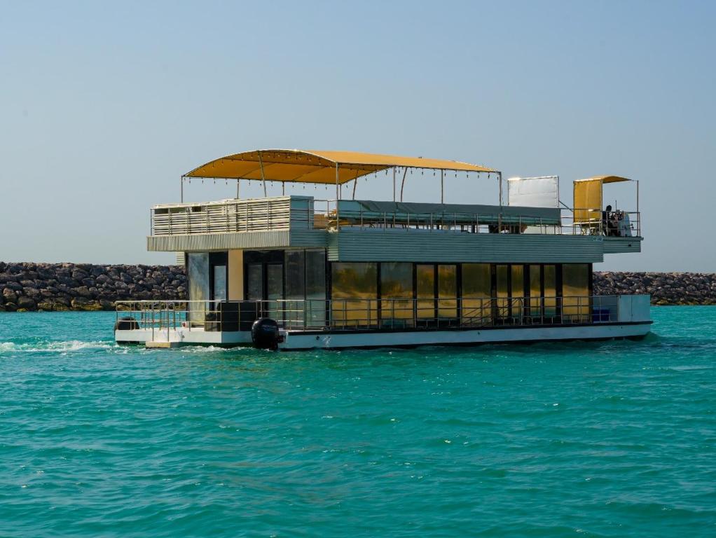 Book Boat Royal