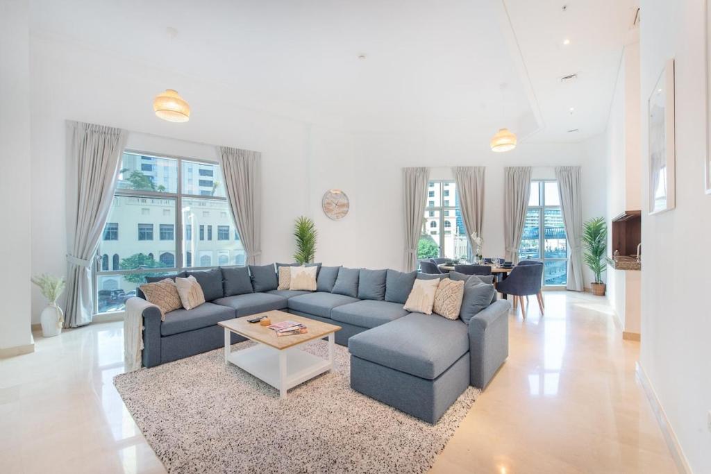 Accommodates 6 perfect apartment in Dubai Marina
