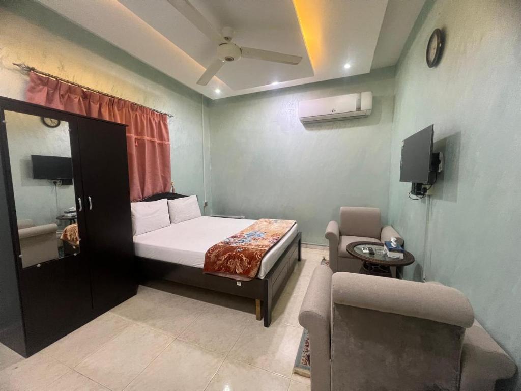 AL FANAR REST HOUSE LLC