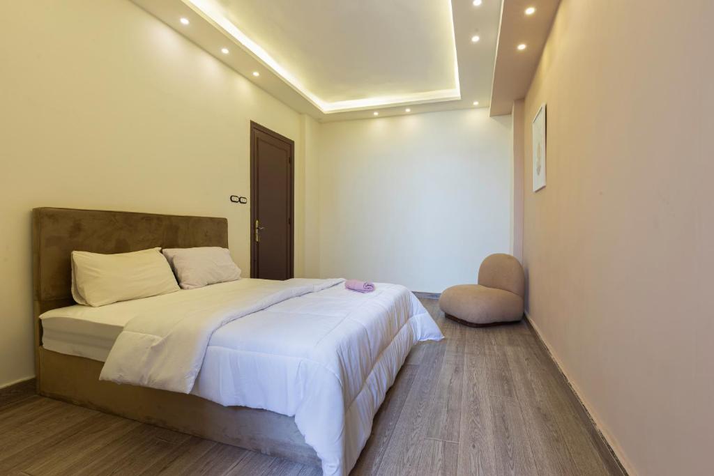 Alex Inn Suites & Rooms