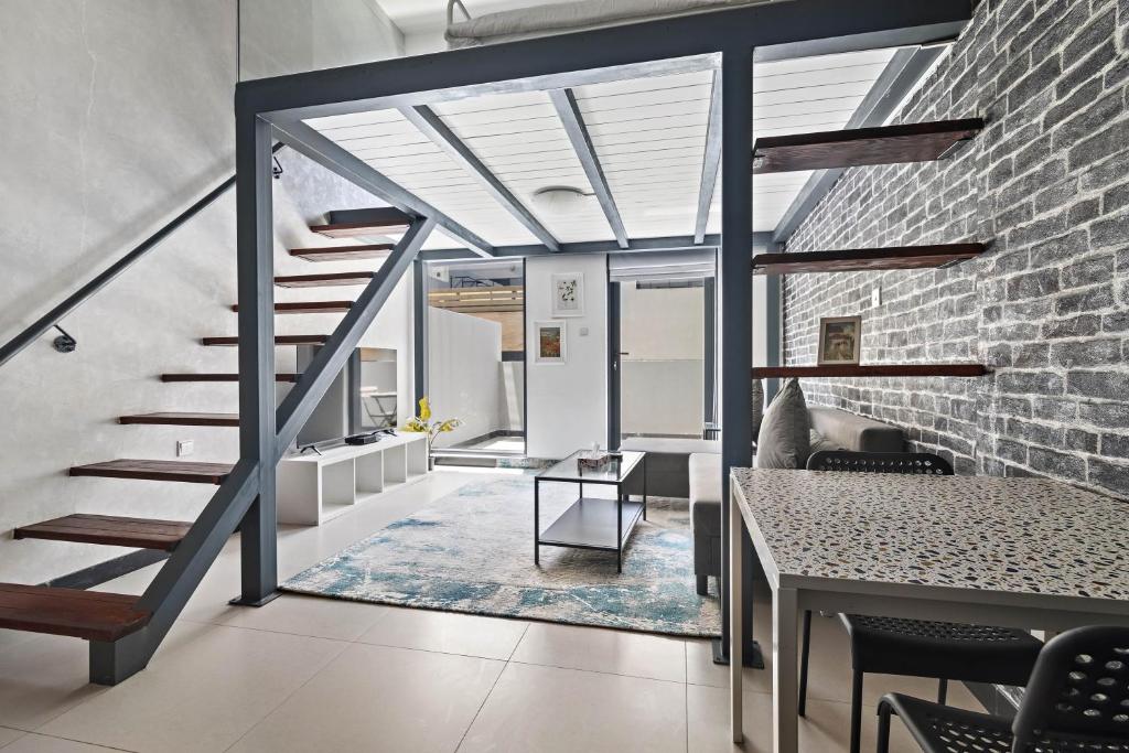 ALiving Duplex Studio Aria JVC